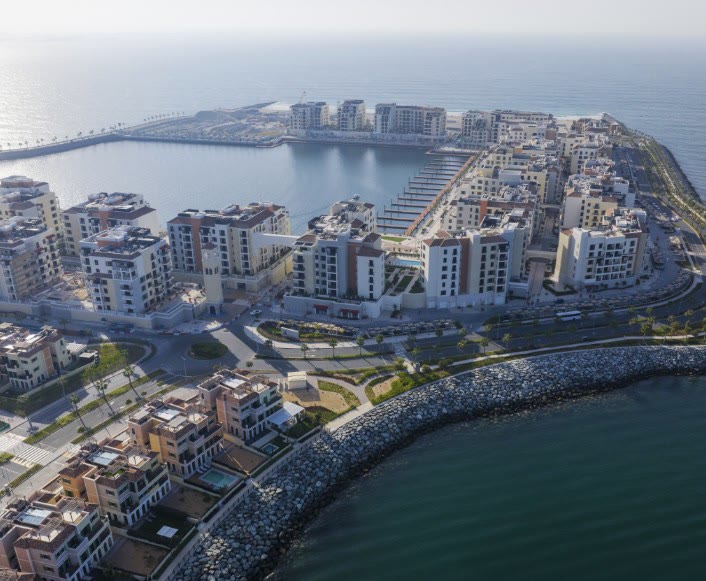 إطلالة على لا مير وبورت دو لا مير